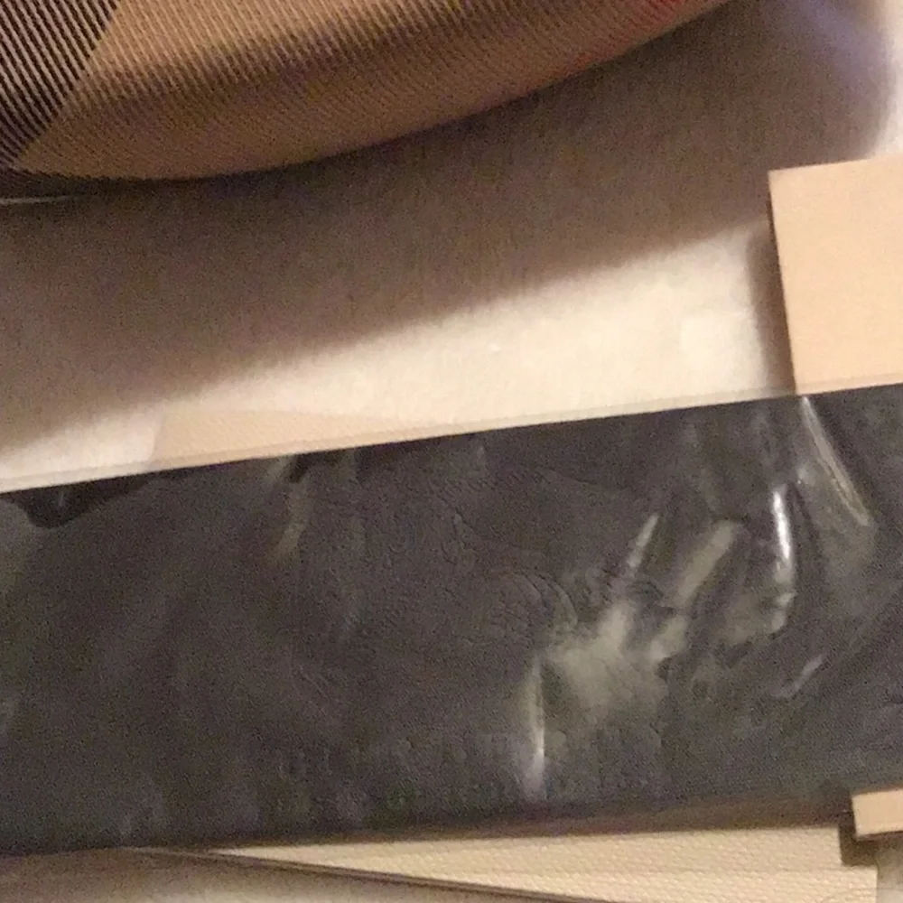 Burberry Sunglasses - Picture 11 of 13